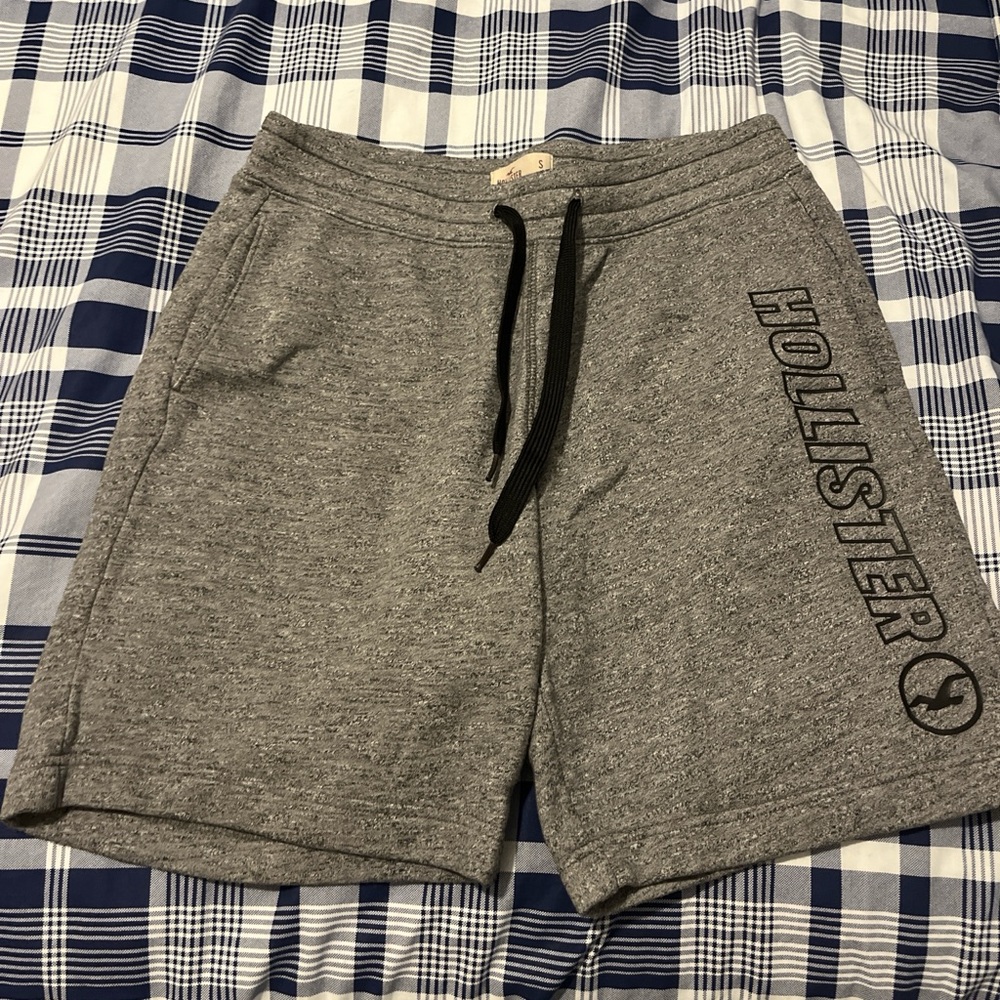 Hollister Men's Heather Gray Drawstring Athletic Shorts